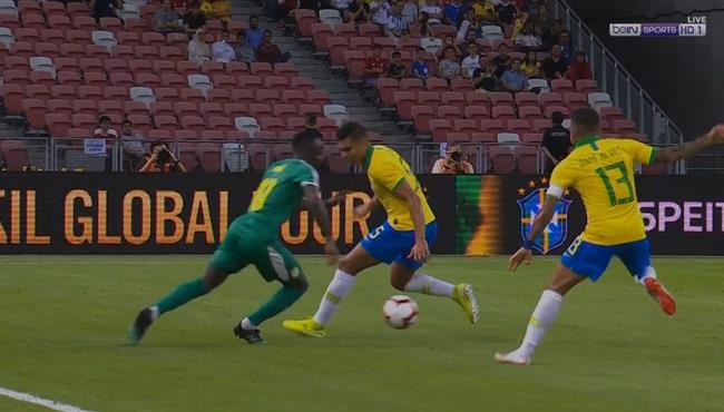 مانى يتلاعب بلاعبي البرازيل مباراة وديه