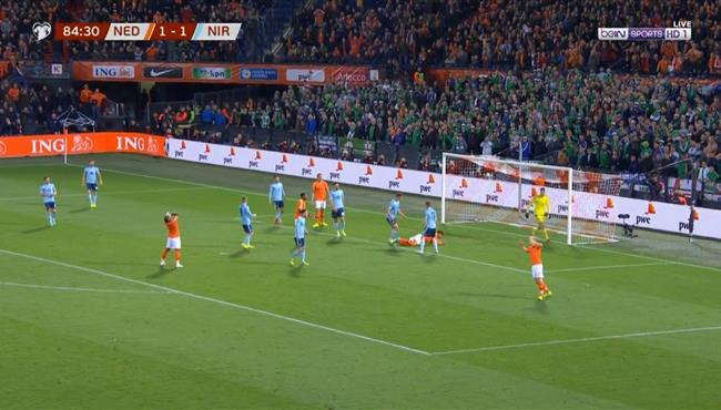 لاعب هولندا يهدر فرصة هدف محقق امام ايرلندا الشمالية بتصفيات امم اوروبا