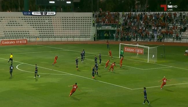 هدف عمر السومه في مرمي غوام 1 0 تصفيات كاس العالم اسيا