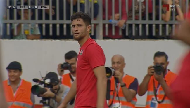 للمرة الثانية صالح شحادة يهدر فرصة خطيرة لفلسطين امام السعودية