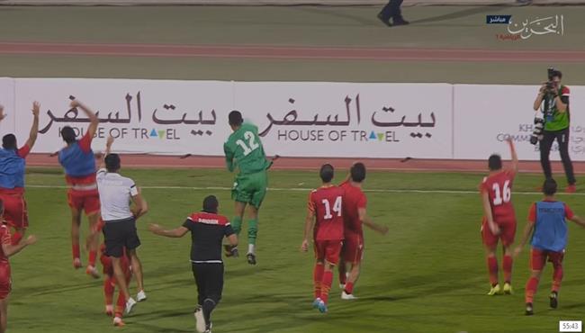 فرحه كبيرة من لاعبي البحرين بعد الفوز علي ايران في تصفيات اسيا لكأس العالم