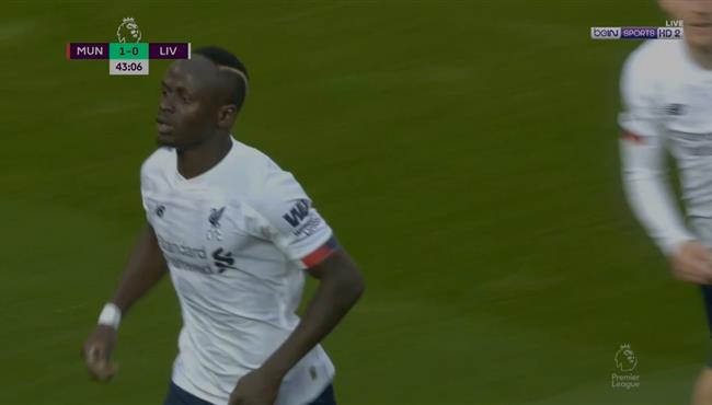 هدف ليفربول الملغي امام مانشستر يونايتد بالدوري الانجليزي