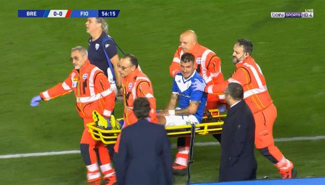 اصابة قوية للاعب بريشيا وخروجه امام فيورنتينا في الدوري الايطالي