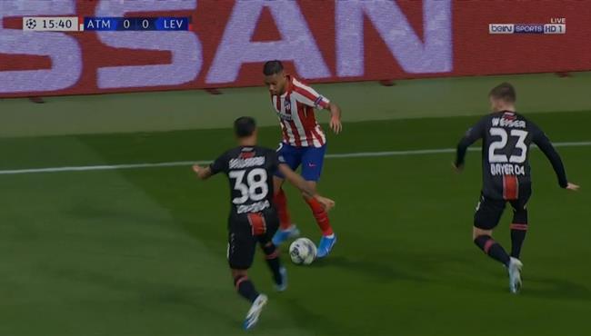 كوبري رائع من رينان لودي في مباراة اتلتيكو مدريد وباير ليفركوزن