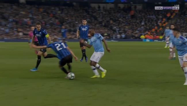 رحيم ستيرلينج يتلاعب بلاعبي اتالانتا في دوري ابطال اوروبا