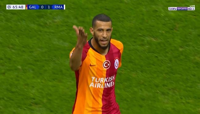 غضب يونس بلهنده لحظة تبديله فى مباراة ريال مدريد وجلطة سراي