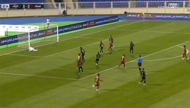 تصدي رائع من عز الدين دوخه في مباراة الرائد وضمك بالدوري السعودي