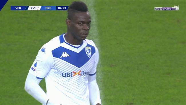 بالوتيلي يرد بهدف خرافي على عنصرية جماهير فيرونا في الدوري الايطالي