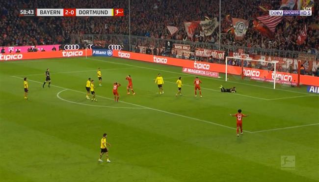 ليفاندوفيكسي يتلاعب بمدافعي بوروسيا دورتموند ويهدر فرصة هدف محقق