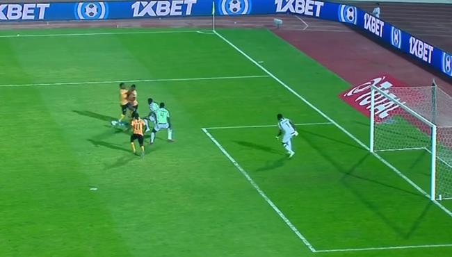 لقطة طريفه جدا في مباراة نيجيريا وزامبيا بكأس امم افريقيا تحت 23 عام