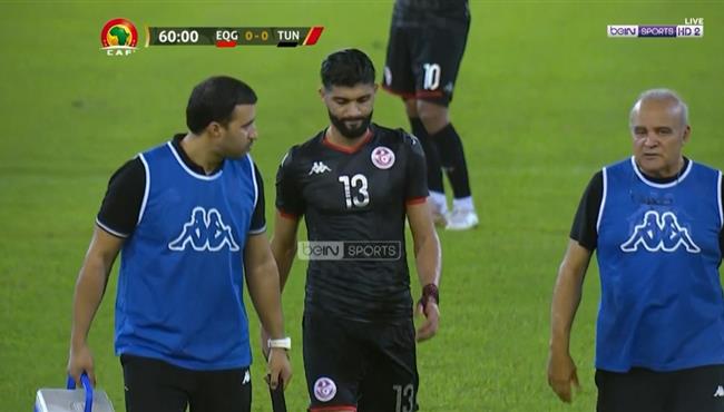 اصابة فرجاني ساسي وخروجة من مباراة تونس وغينيا الاستوائيه