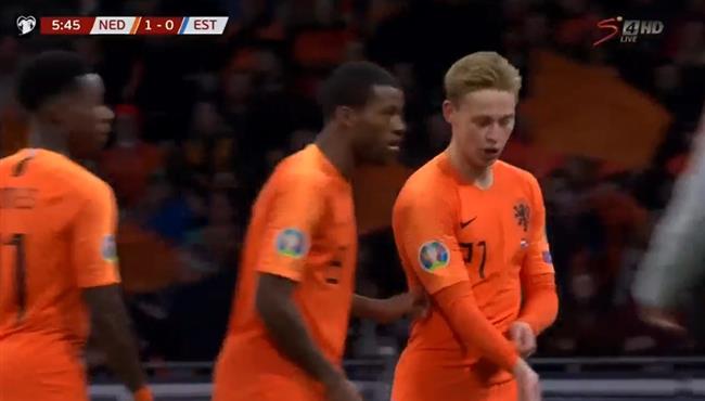 احتفال فينالدوم ودي يونج المثير في مباراة هولندا واستونيا