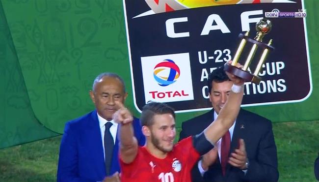 تتويج رمضان صبحي بجائزة افضل لاعب في كاس امم افريقيا تحت 23 عام