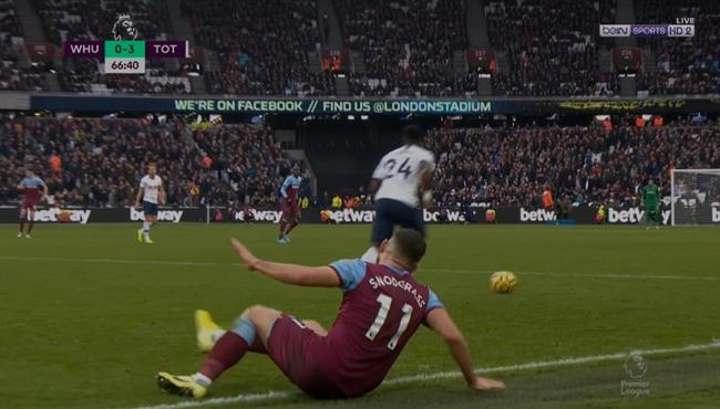 كوبري رائع من أورييه لسنودجراس في مباراة توتنهام ووست هام