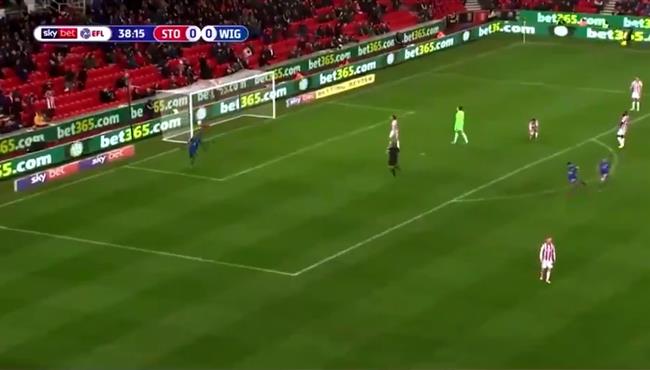 هدف سام مرسي في مرمي ستوك سيتي الدوري الانجليزي الدرجة الاولي