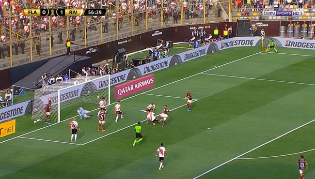 حارس مرمي ريفر بليت ينقذ مرماه من هدف مؤكد لفلامينجو