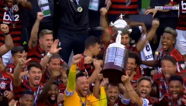 مراسم تتويج فلامينجو بطلا لكأس كوبا ليبرتادوريس