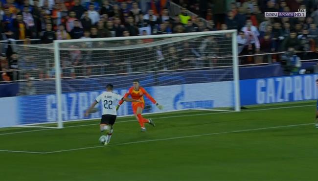 للمرة الثانية ماكس جوميز يهدر هدف محقق بغرابة امام تشيلسي ورد فعل الجمهور