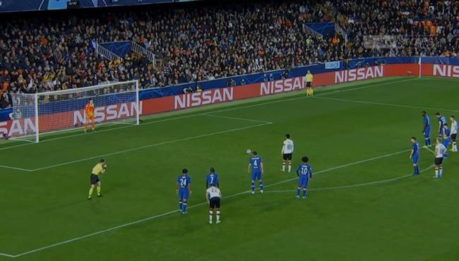 كيبا يتألق ويتصدي لركلة جزاء امام فالنسيا في دوري ابطال اوروبا