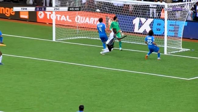 العارضة تحرم لاعب مازيمبي من تسجيل الهدف الاول في مرمي الزمالك