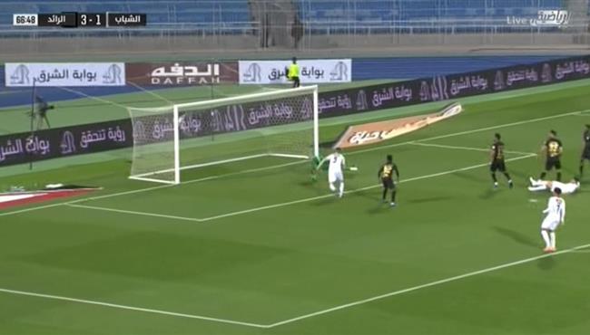 هدف الشباب الثانى فى مرمى الرائد 2 3 الدوري السعودى
