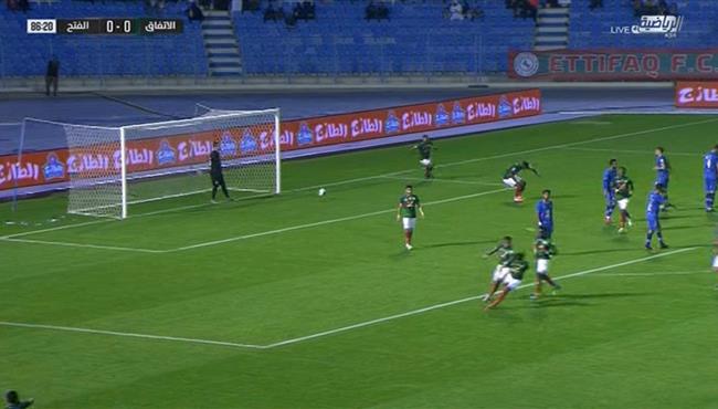 هدف الاتفاق الاول الرائع في مرمي الفتح 1 0 الدوري السعودي