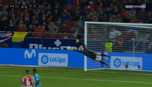 حارس اوساسونا يتألق بتصدي رائع علي مرتين امام اتلتيكو مدريد