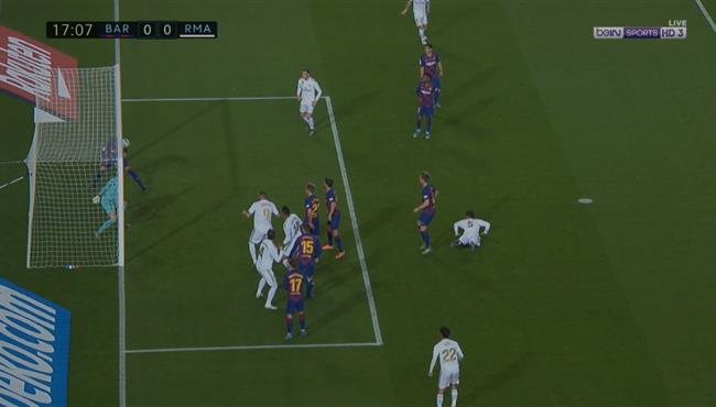انقاذ بيكيه المذهل لهدف مؤكد لريال مدريد من علي خط المرمي