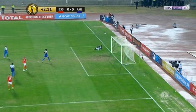 تصدي رائع من حارس الهلال امام النجم الساحلي في دوري ابطال افريقيا