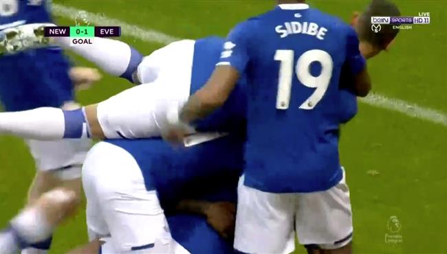 اهداف مباراة ايفرتون ونيوكاسل 2 1 الدوري الانجليزي