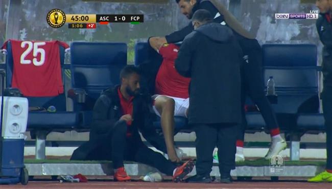 لافتة رائعة من حسام عاشو لسعد سمير بعد اصابته في مباراة الاهلي وبلاتينيوم