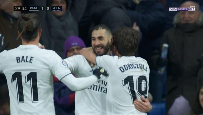هدف ريال مدريد الاول في مرمي ديبورتيفو ألافيس كريم بنزيما