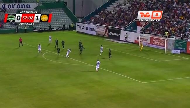 علي طريقة رونالدينيو هدف اسطوري في الدوري المكسيكي