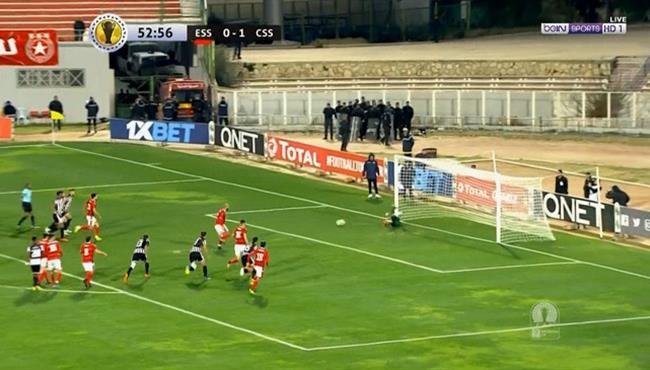 حارس مرمي الصفاقسي يتصدي لركلة جزاء امام النجم الساحلي تعليق عصام الشوالي