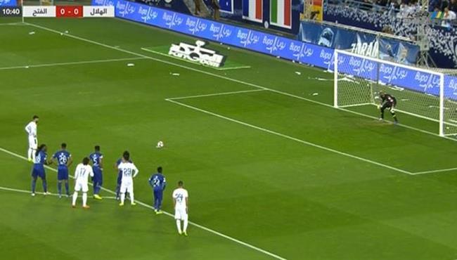 هدف الفتح الاول في مرمي الهلال 1 0 تعليق فهد العتيبي