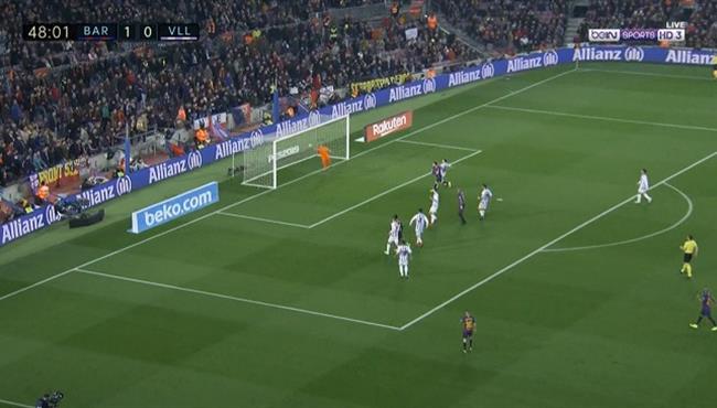 حارس مرمي بلد الوليد يحرم ميسي من تسجيل هدف رائع لبرشلونه بالدوري الاسباني
