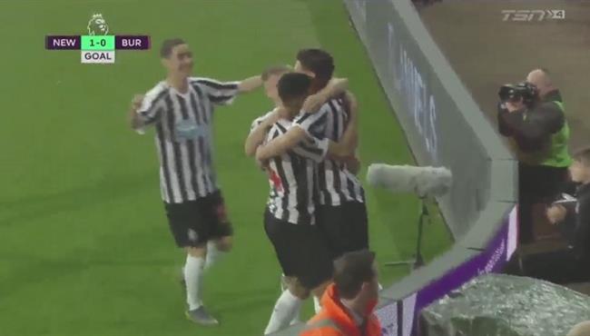 اهداف مباراة نيوكاسل وبيرنلي 2 0 الدوري الانجليزي