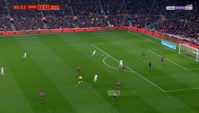 جاريث بيل يهدر هدف محقق في مباراة برشلونة وريال مدريد