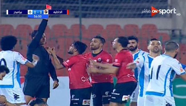 طرد ايمنويل ايجيبتور في مباراة بيراميدز والداخلية بالدوري المصري