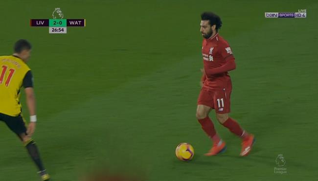 بن فوستر يتصدي لتسديدة محمد صلاح في مباراة ليفربول وواتفورد