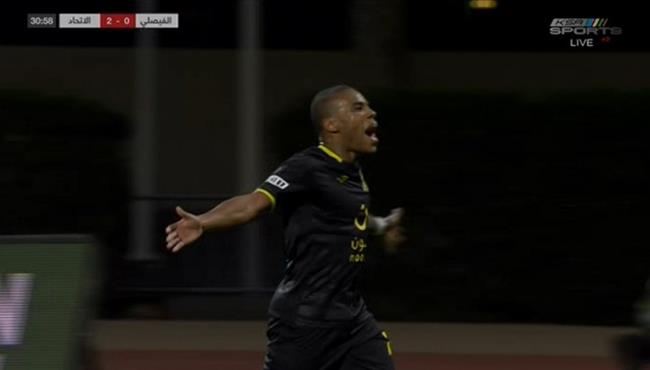 هدف الاتحاد الثاني في مرمي الفيصلي بالدوري السعودي