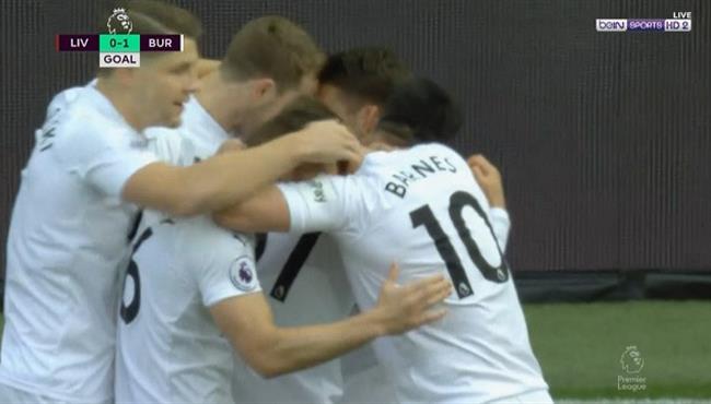 هدف بيرنلي الاول في مرمي ليفربول من ركلة ركنية مباشرة