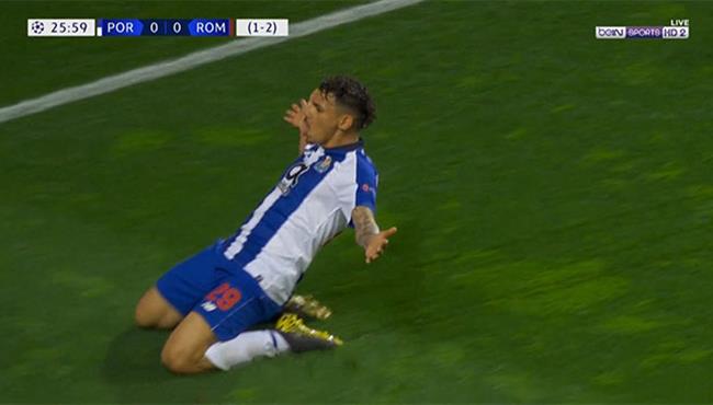 هدف بورتو الاول في مرمي روما تعليق عصام الشوالي