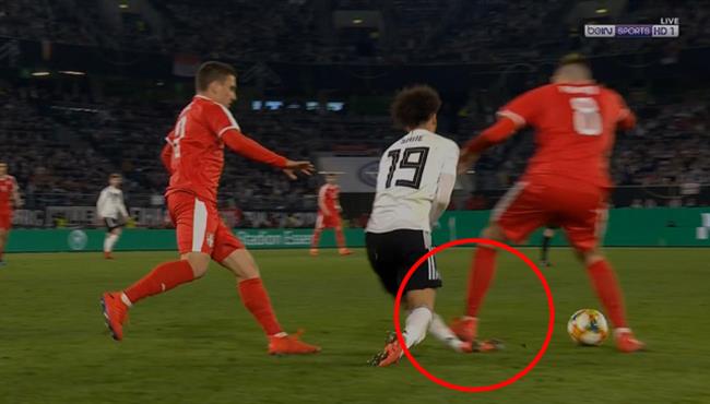 طرد لاعب صربيا بعد تدخل مرعب علي ساني يتسبب في خروجه مصابا