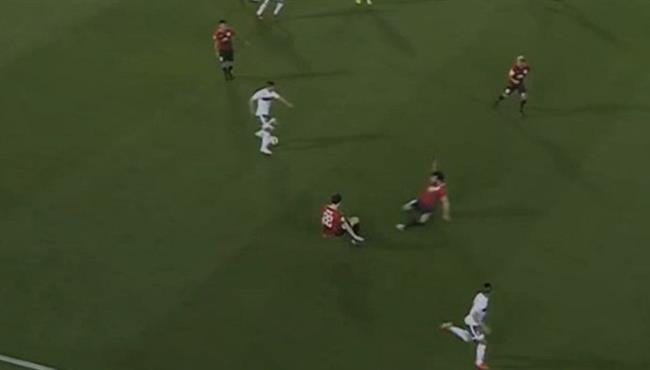 لقطة طريفة جدا في مباراة الريان ولوكوموتيف طشقند بدوري ابطال اسيا