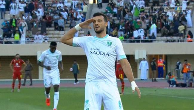 هدف عمر السومه القاتل في مرمي القادسيه 2 1 الدوري السعودي