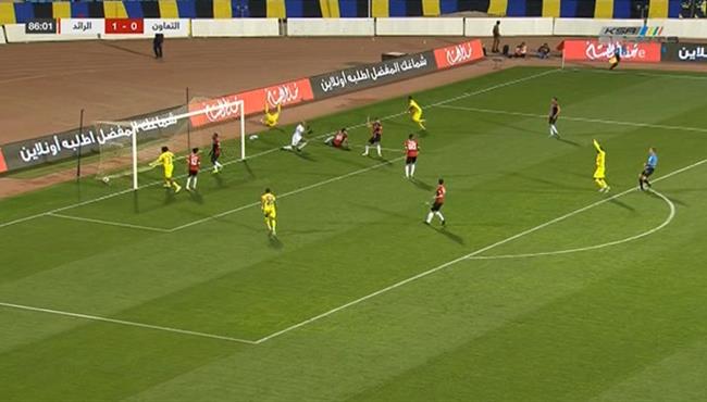 هدف التعاون الملغي في مرمي الرائد بالدوري السعودي