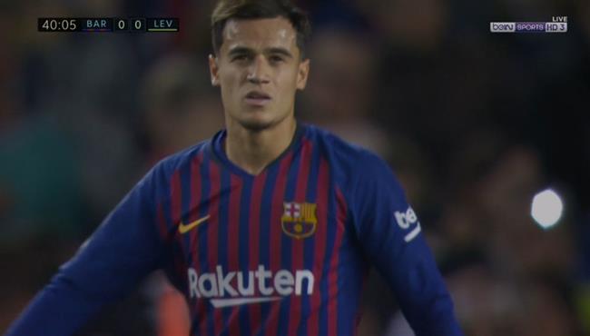 العارضة تحرم كوتينيو من تسجيل هدف رائع امام ليفانتي