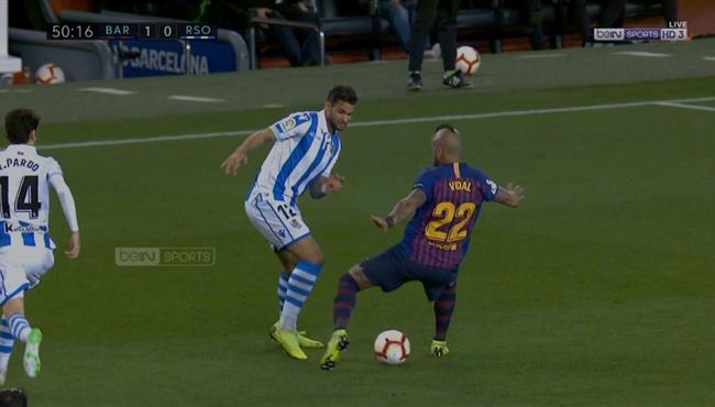 كوبري رائع من لاعب ريال سوسيداد لـ فيدال الدوري الاسباني