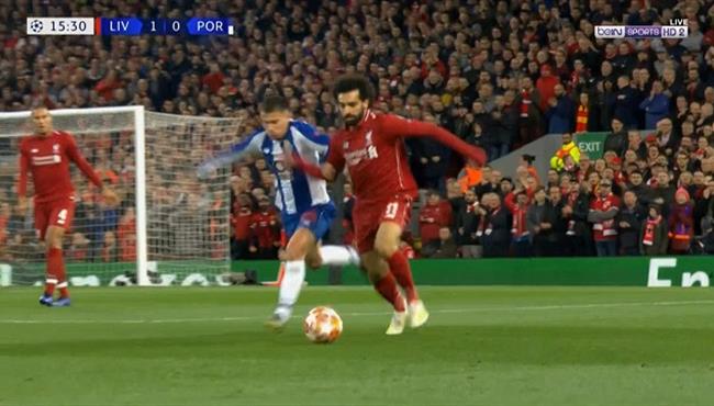 استبسال دفاعي رائع من محمد صلاح في مباراة ليفربول وبورتو
